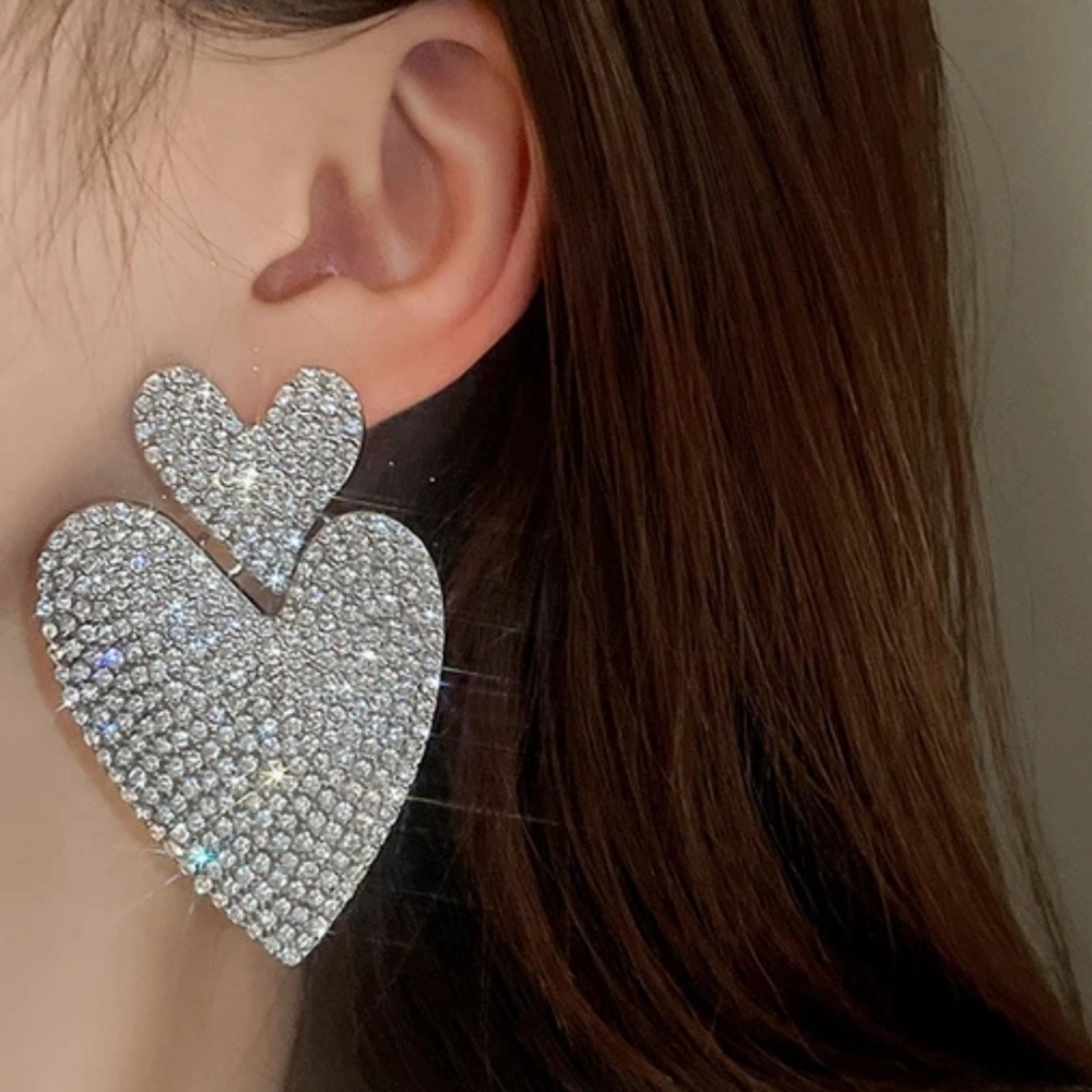 NWT 💎🩶💎 Piper K Sparkling Double Hearts Dangle Statement Earrings - Picture 14 of 16